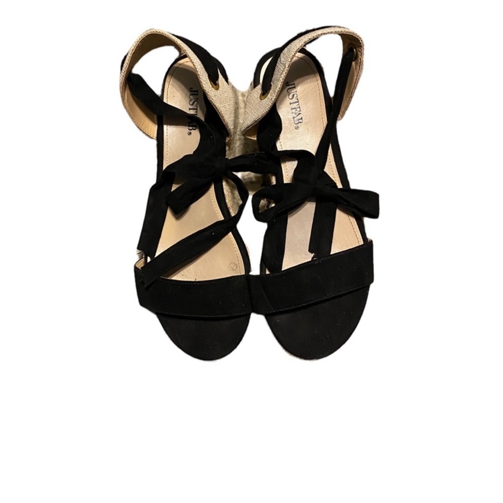 🤳🏽Laced Up Wedges🤳🏽